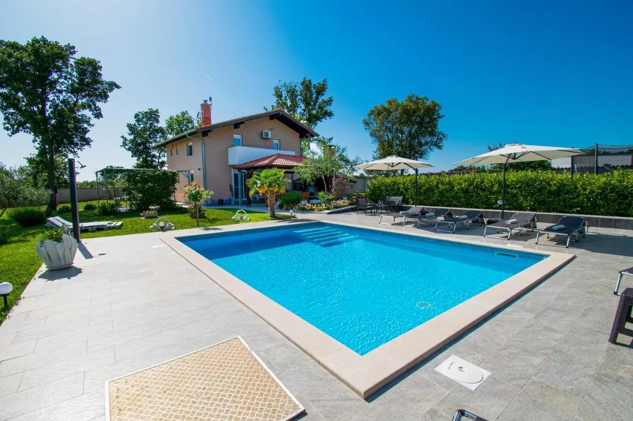 Villa Afrodita In Pula-Istrien